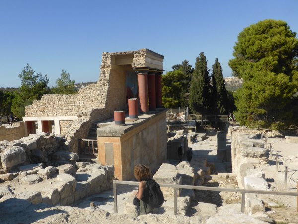 NE Social Group Crete Holidays knossos pillars